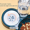 Gros plan sur le distributeur d'eau par siphon de la gamelle chat avec régulation automatique du niveau d'eau.