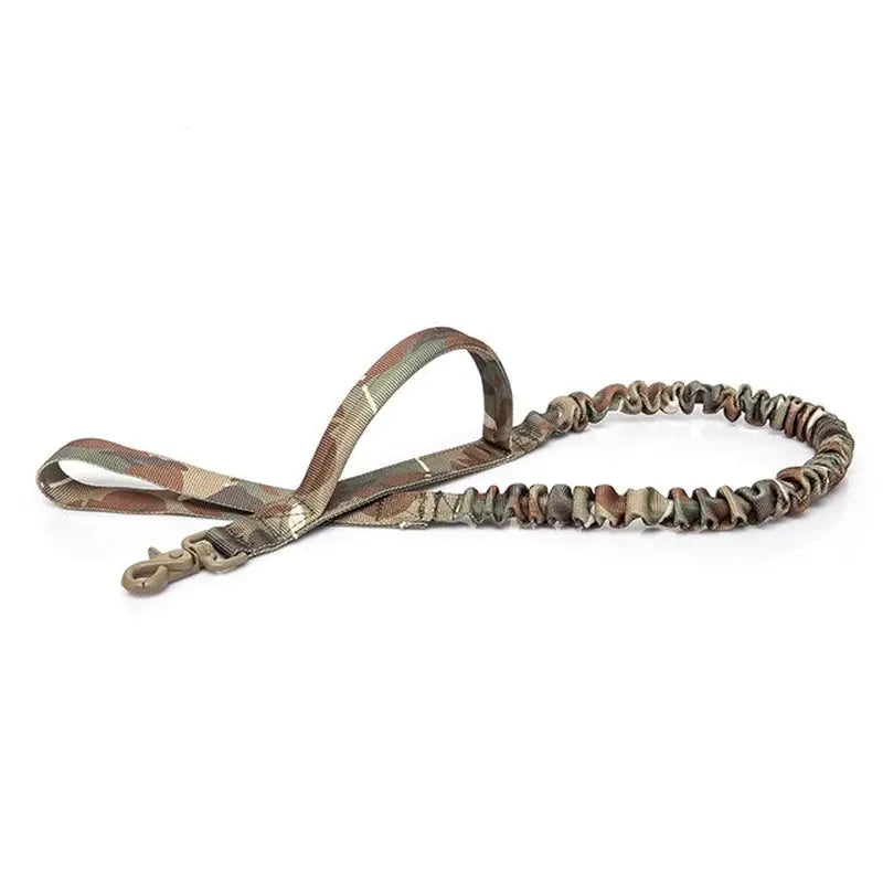 Laisse extensible camouflage pour chien avec mousqueton métallique.